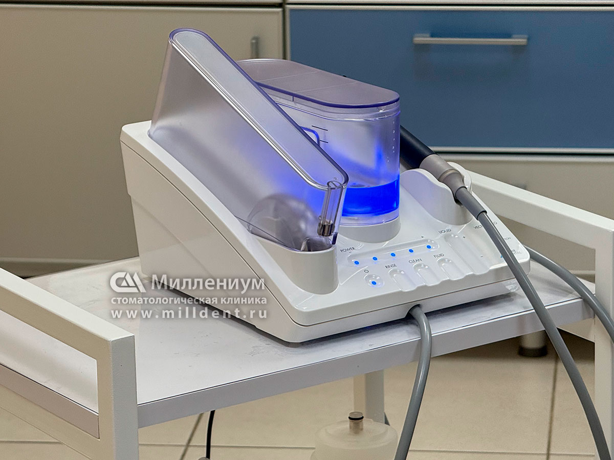 Ультразвуковой аппарат «VECTOR» (производитель Durr Dental) для удаления налета и зубного камня